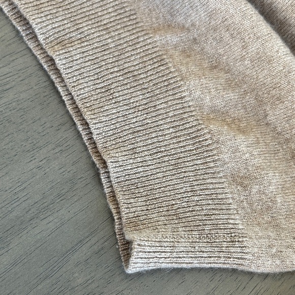 Saks Fifth Avenue 100% Cashmere Sweater – XL – Mint Condition - Picture 6 of 9